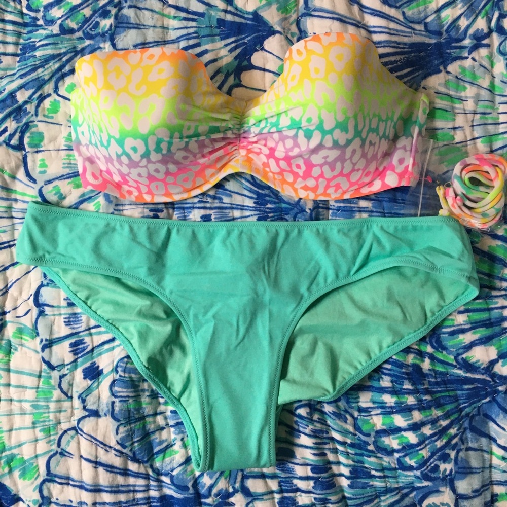 NWOT Victoria’s Secret bikini